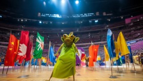 立牌选手与蝈蝈预言大师引爆区王争霸赛：无厘头比赛成就史上最搞笑赛事